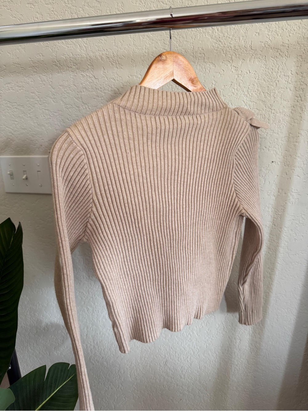 SHEIN Beige Ribbed Ruffle-Trim Crop Sweater - Picture 2 of 3